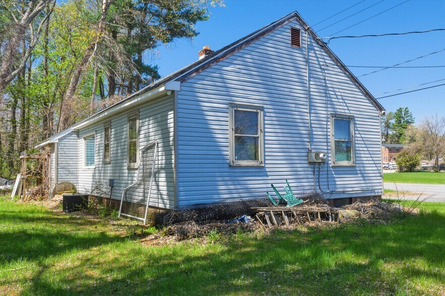458 NY-146, Clifton Park, NY à vendre - Photo du bâtiment - Image 2 de 16