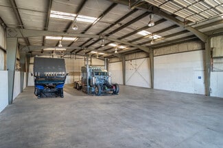 Plus de détails pour 1880 NE Stephens St, Roseburg, OR - Flex à vendre