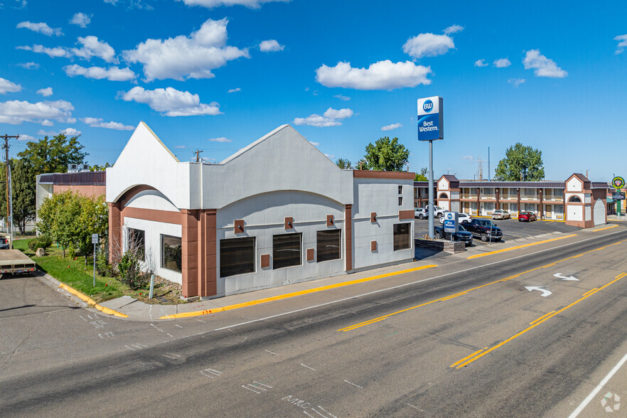 1015 S Haynes Ave, Miles City, MT à vendre - Photo du bâtiment - Image 1 de 24