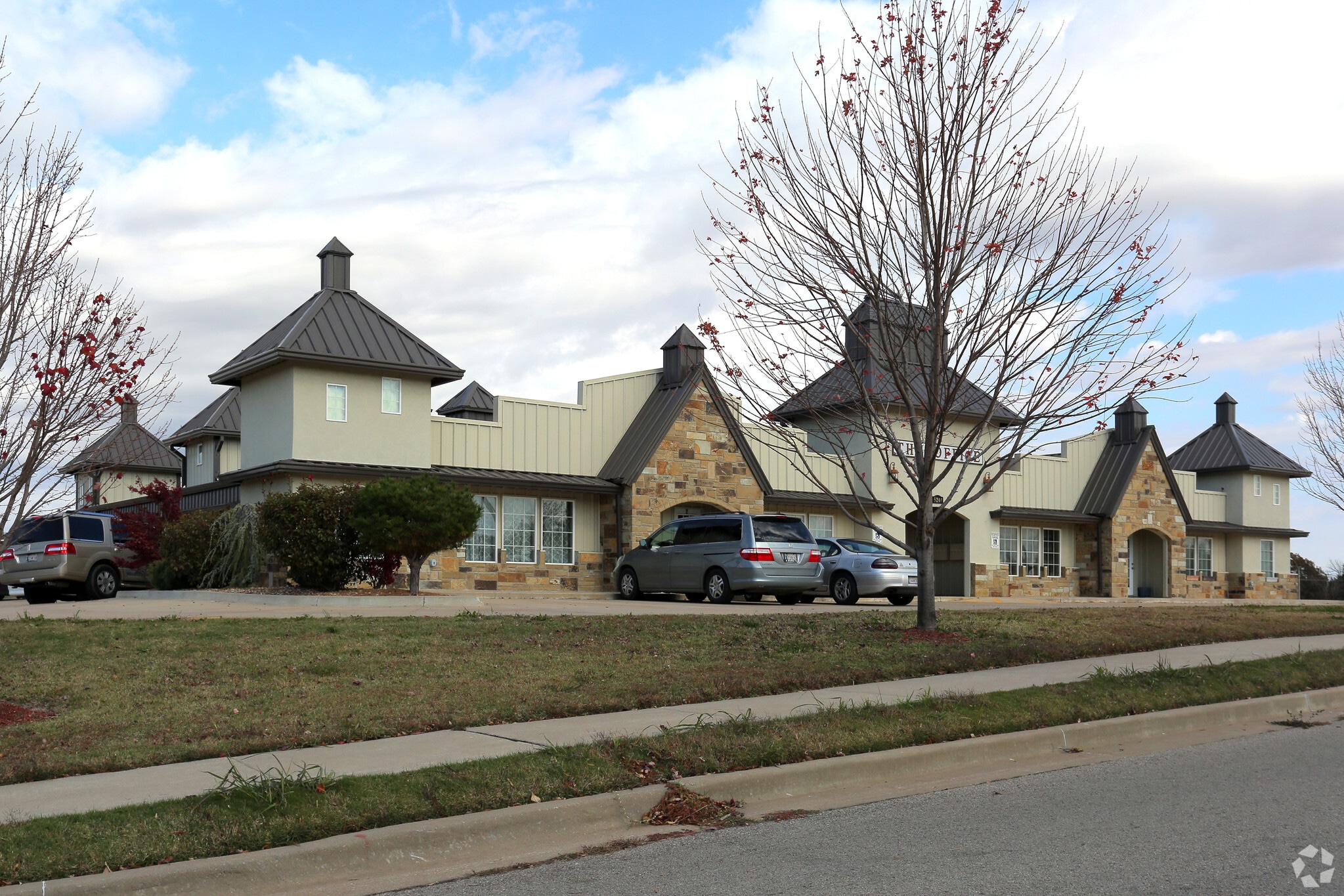 5204 Jacquelyn Ln, Bartlesville, OK for lease Primary Photo- Image 1 of 13