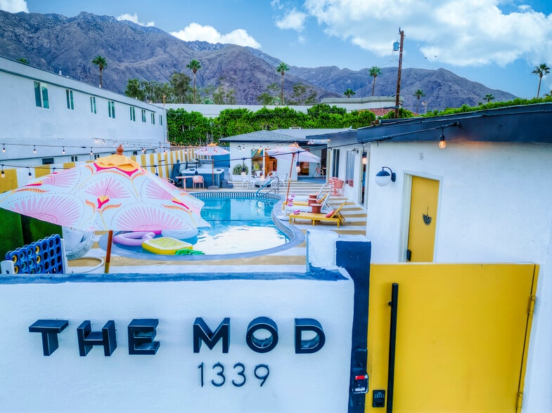 1339 N Indian Canyon Dr, Palm Springs, CA à vendre - Photo principale - Image 1 de 76