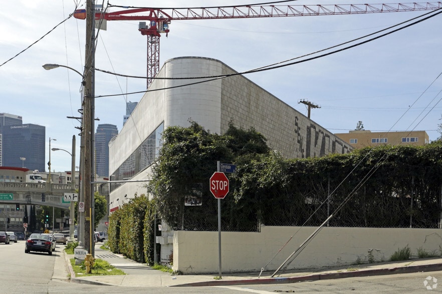 111 N Glendale Blvd, Los Angeles, CA for sale - Building Photo - Image 2 of 14