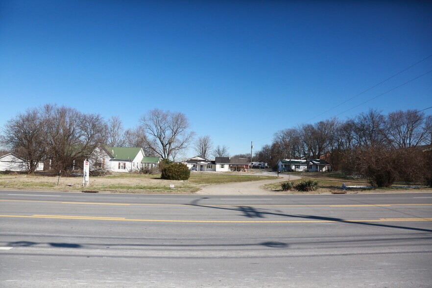 311 Sam Ridley Pky, Smyrna, TN à vendre - Photo du bâtiment - Image 1 de 86