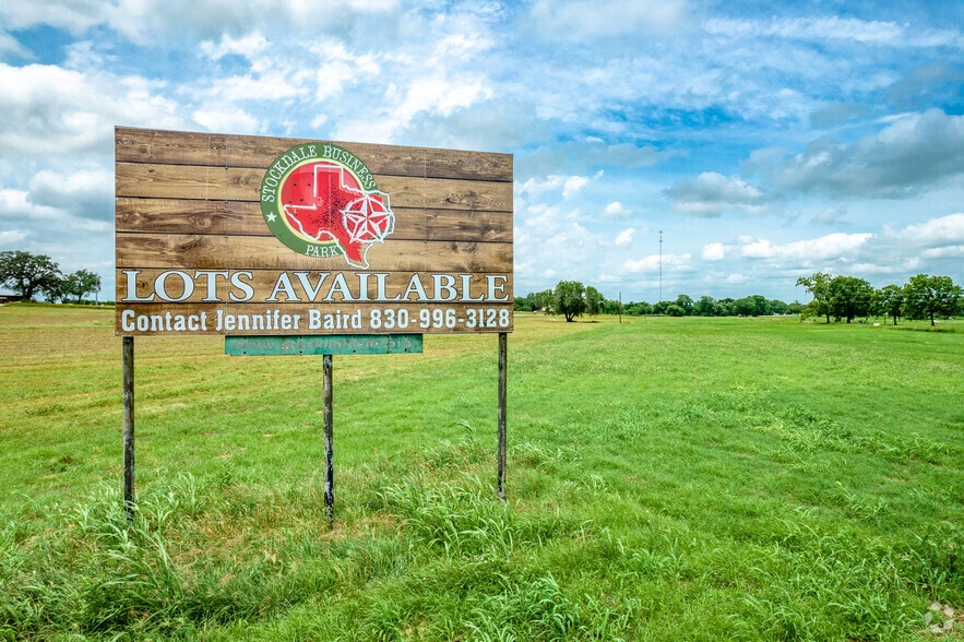 195 Business Park Ave, Stockdale, TX for sale - Building Photo - Image 1 of 31