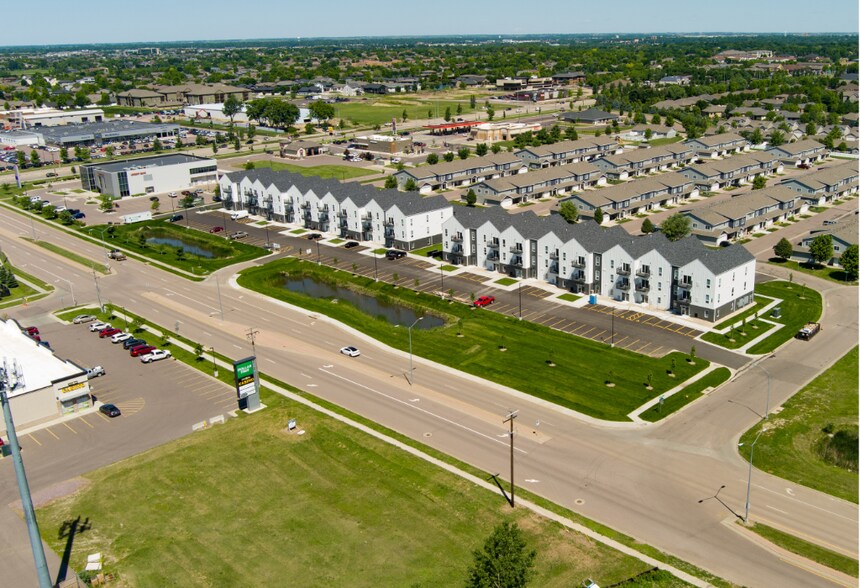 300 W 85th St, Sioux Falls, SD à louer - Photo du bâtiment - Image 2 de 3