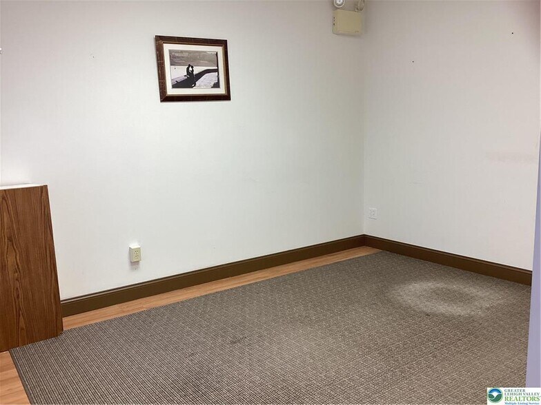 6890 Route 309, New Tripoli, PA à louer - Photo du bâtiment - Image 2 de 6