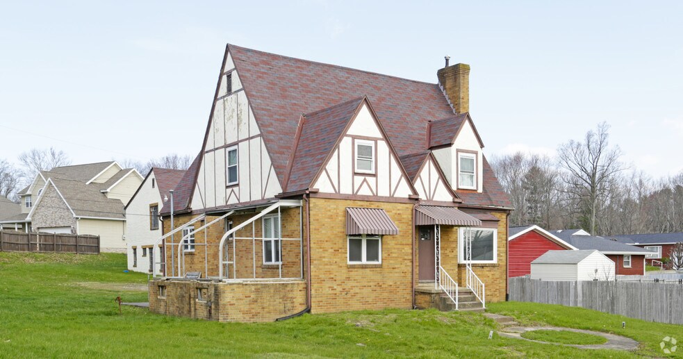 4319 Emerson Ave, Parkersburg, WV for sale - Primary Photo - Image 1 of 5