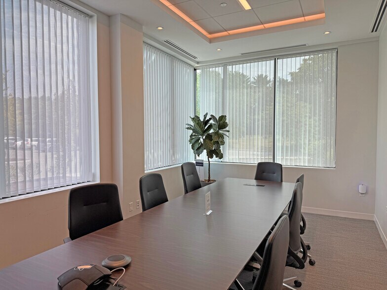 75 Portsmouth Blvd, Portsmouth, NH for lease - Building Photo - Image 3 of 7