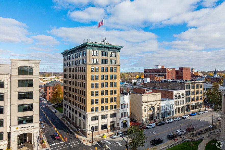 300 Main St, Lafayette, IN à louer - Photo du b timent - Image 1 de 10