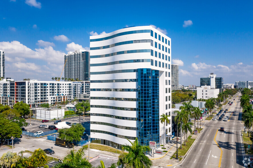 2800 Biscayne Blvd, Miami, FL à louer - Photo du bâtiment - Image 3 de 4