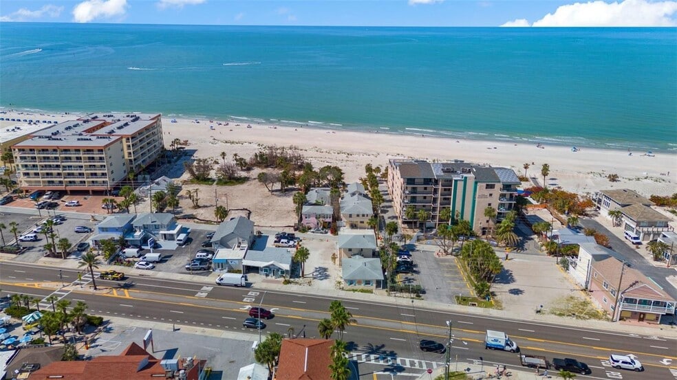 13062 Gulf Blvd, Madeira Beach, FL à vendre - Photo du bâtiment - Image 2 de 29