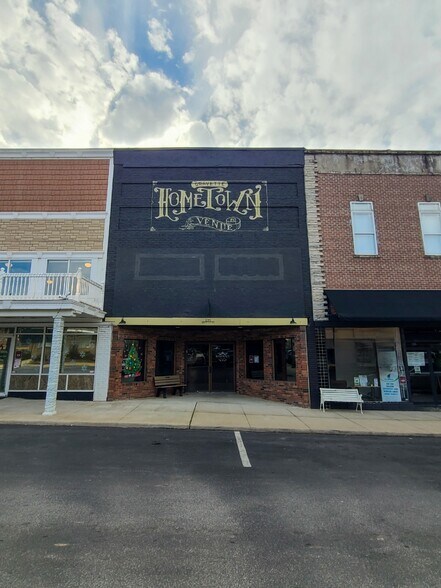 109 Main St SE, Gravette, AR à vendre - Photo du bâtiment - Image 3 de 28