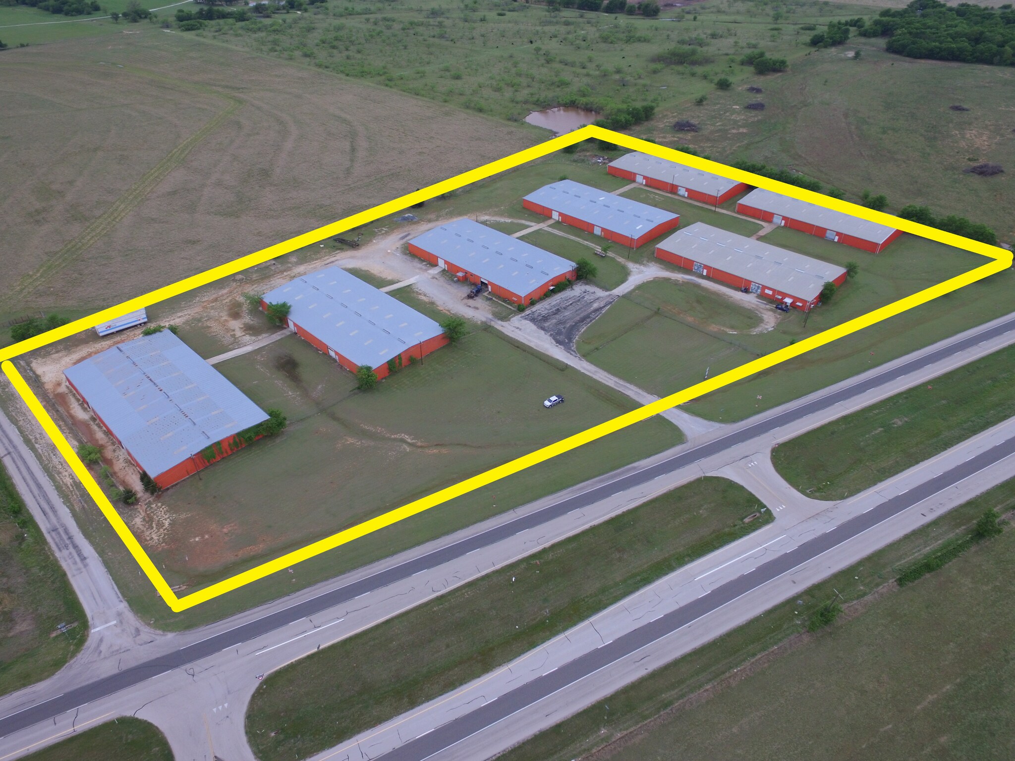 000 E US-82, Nocona, TX for sale Primary Photo- Image 1 of 17