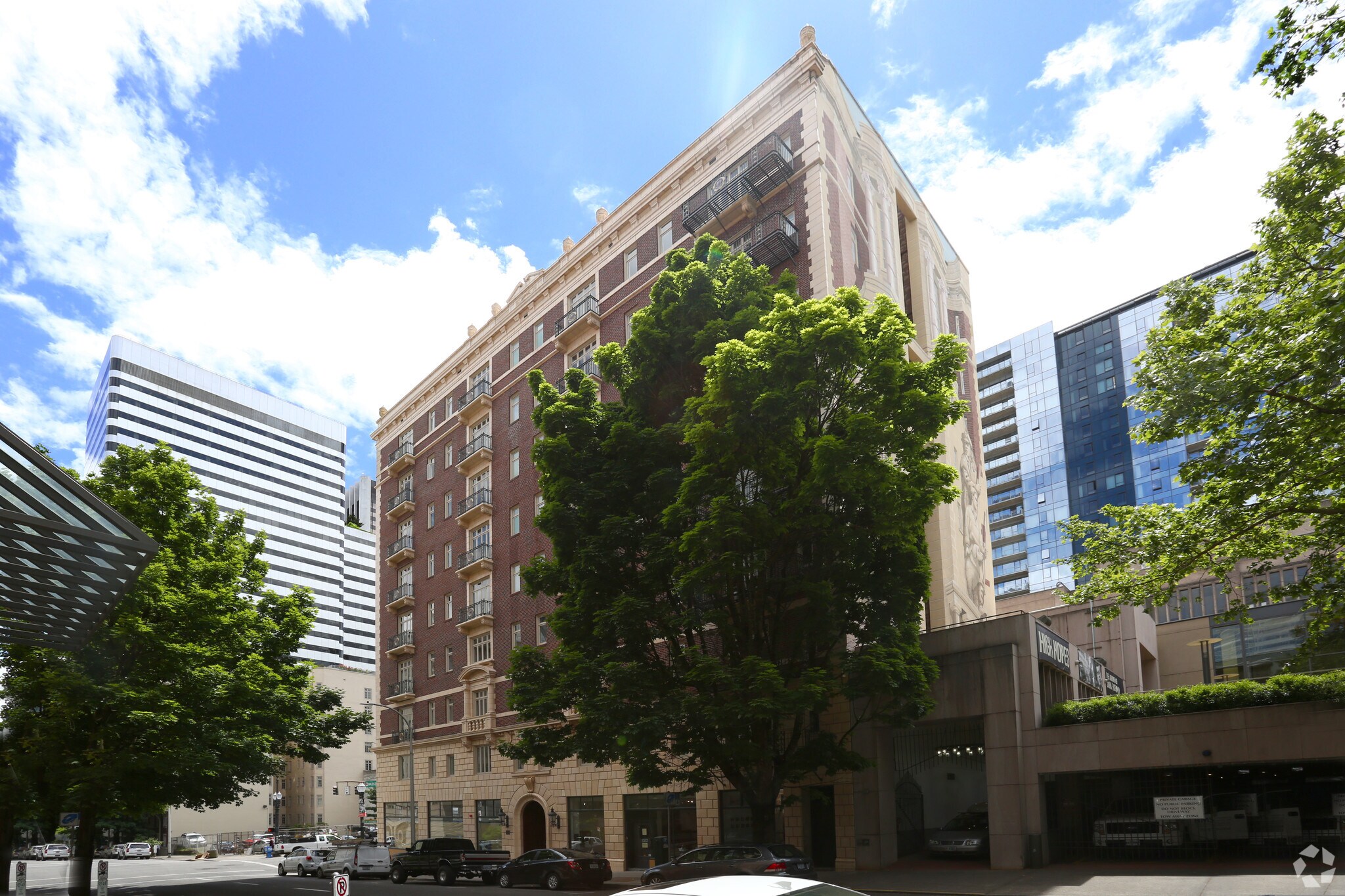 1207 SW Broadway, Portland, OR à louer Photo du bâtiment- Image 1 de 2