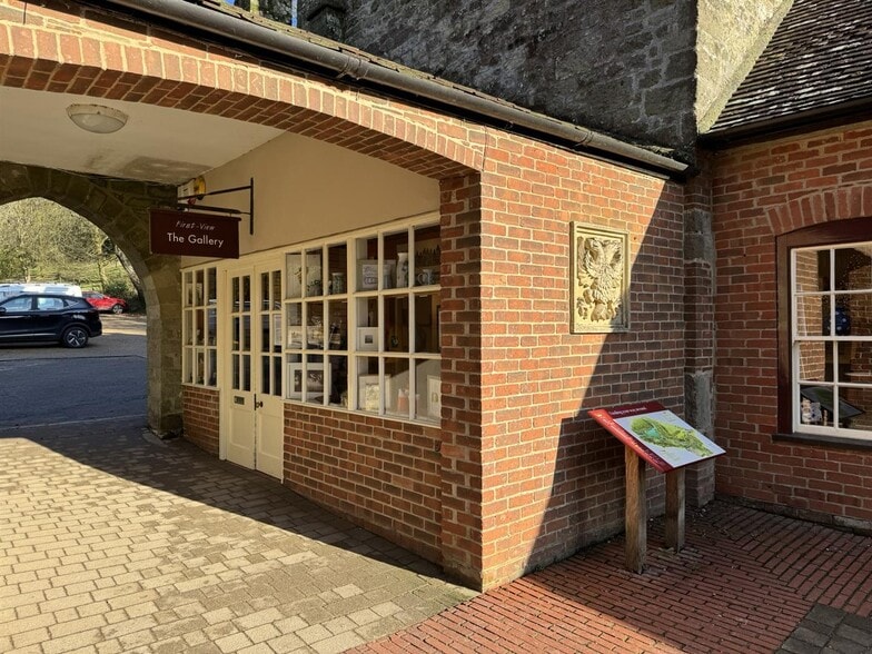 High St, Stourton à louer - Photo du bâtiment - Image 2 de 2