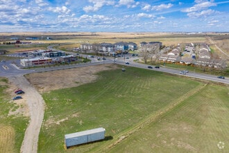 415 High Country Dr, High River, AB - AERIAL  map view
