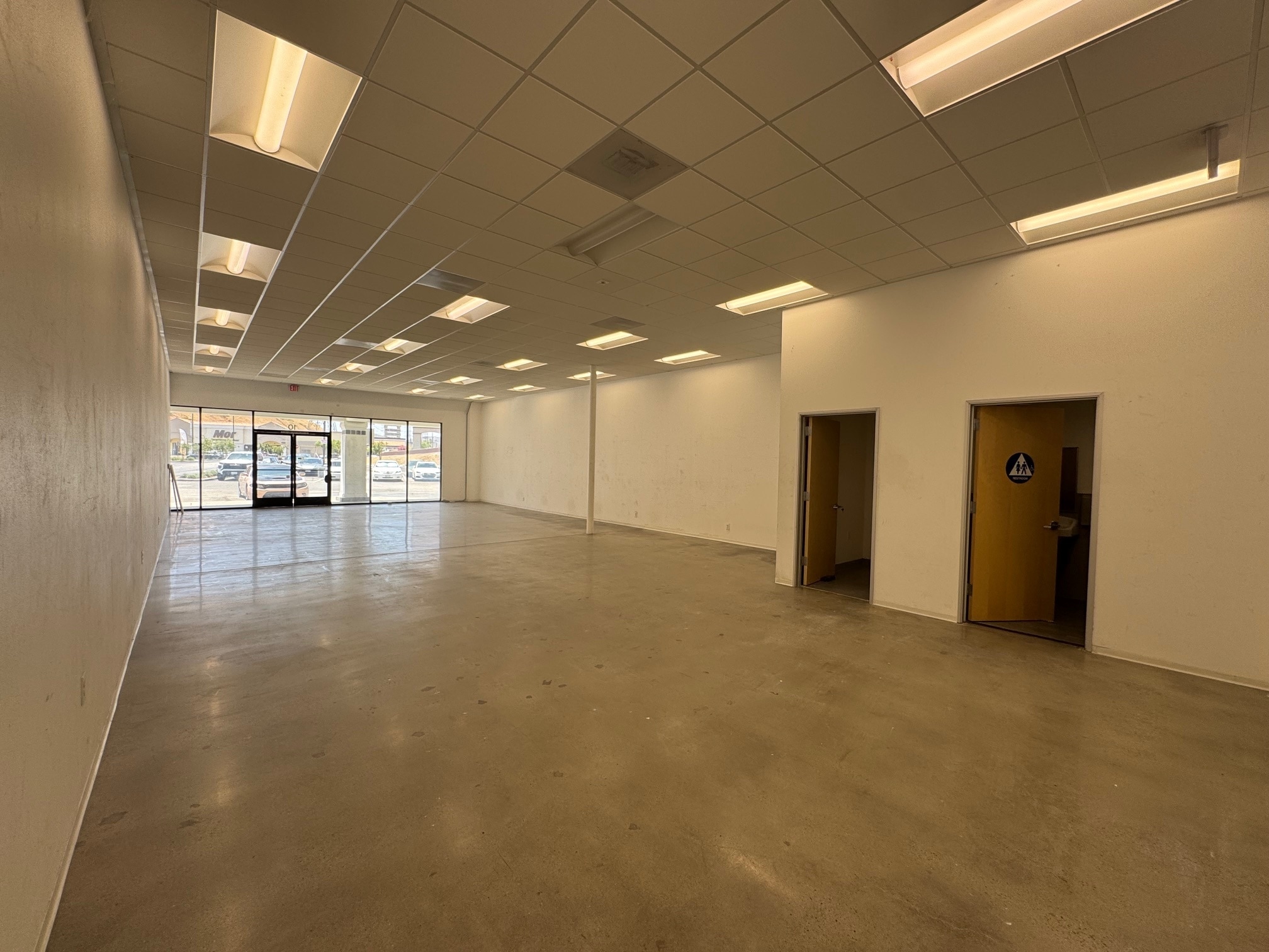 1200-1330 E Washington St, Colton, CA for lease Interior Photo- Image 1 of 5