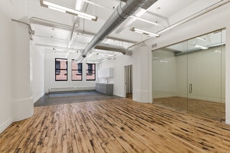 20 Jay St, Brooklyn, NY à louer Photo intérieure- Image 2 de 4