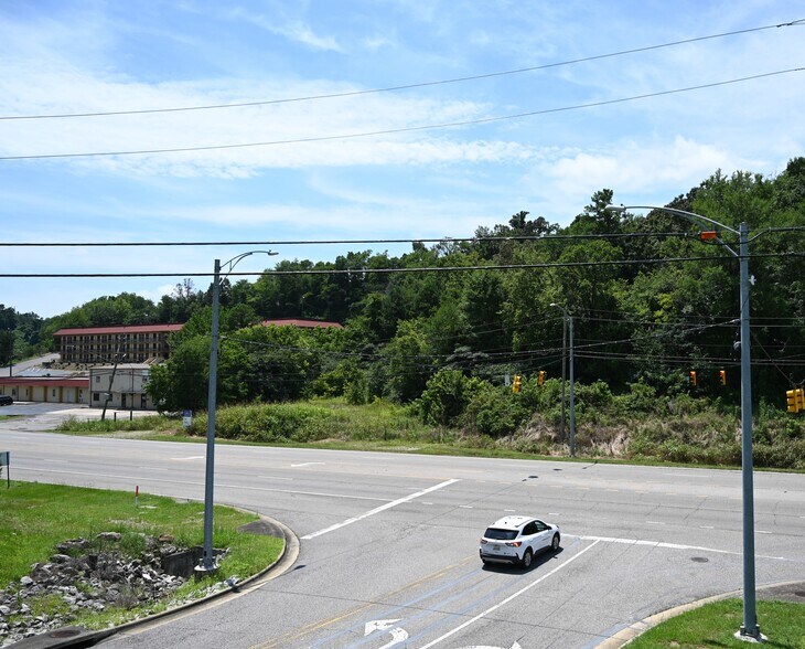 708 Decatur Hwy, Fultondale, AL for sale - Building Photo - Image 1 of 6
