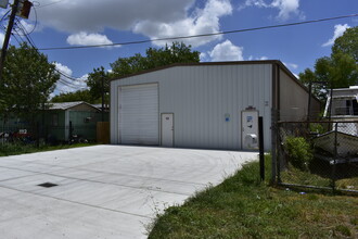 1112 Kentucky Ave, South Houston, TX for lease Building Photo- Image 1 of 15