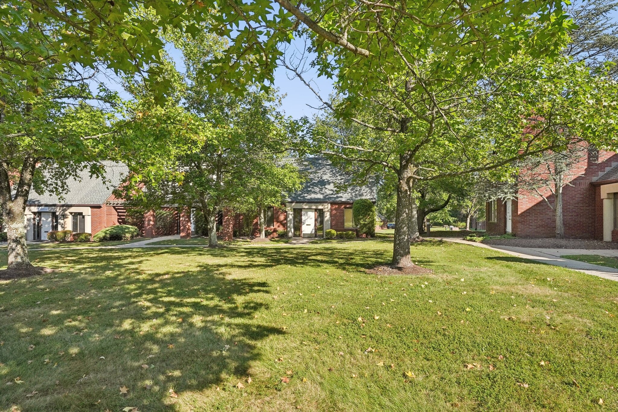 176 Tamarack Cir, Skillman, NJ for sale Primary Photo- Image 1 of 33