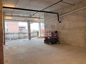 313 W 17th St, Austin, TX for lease Interior Photo- Image 1 of 11