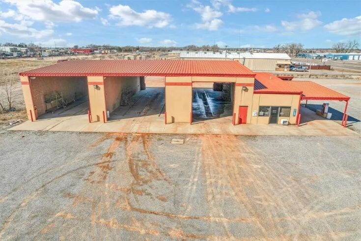 3820 W 3rd St, Elk City, OK for sale - Primary Photo - Image 1 of 3