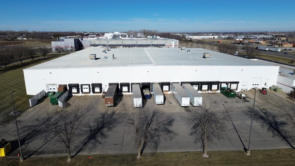 4598-4602 Delaware Ave, Ankeny, IA à louer - Photo du bâtiment - Image 2 de 10
