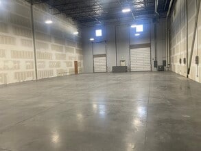 5525 W 1730 S, Salt Lake City, UT à louer Photo du bâtiment- Image 2 de 5