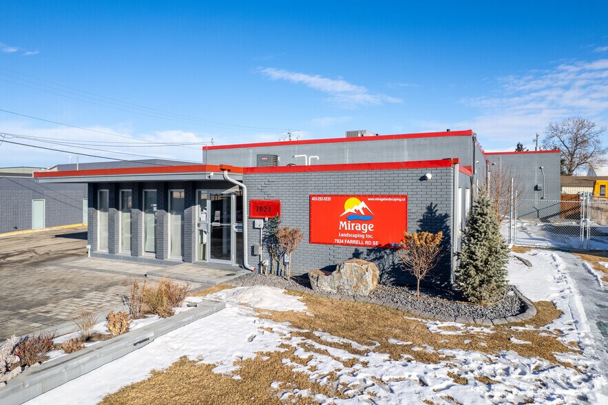 7024 Farrell Rd SE, Calgary, AB à vendre - Photo principale - Image 1 de 3