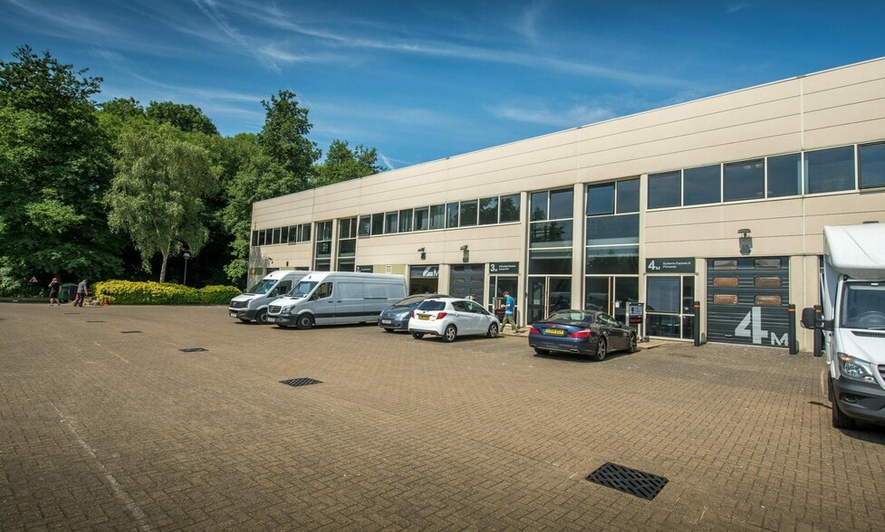 Woodshots Meadow, Watford for lease - Building Photo - Image 2 of 4