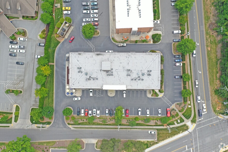 2920 Martinsville Rd, Greensboro, NC for sale - Aerial - Image 2 of 6