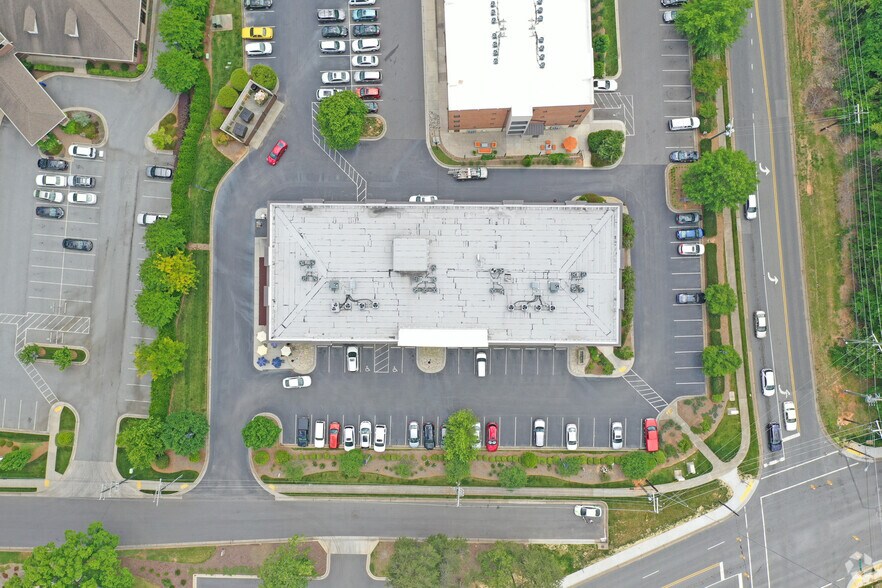 2920 Martinsville Rd, Greensboro, NC à vendre - Aérien - Image 2 de 6