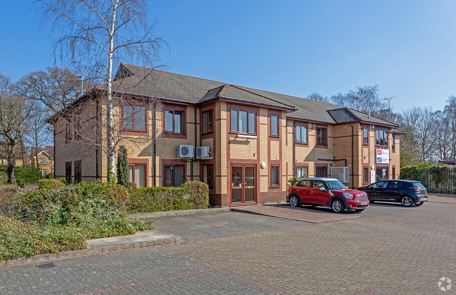 2-4 Pioneer Way, Lincoln for lease - Building Photo - Image 3 of 3