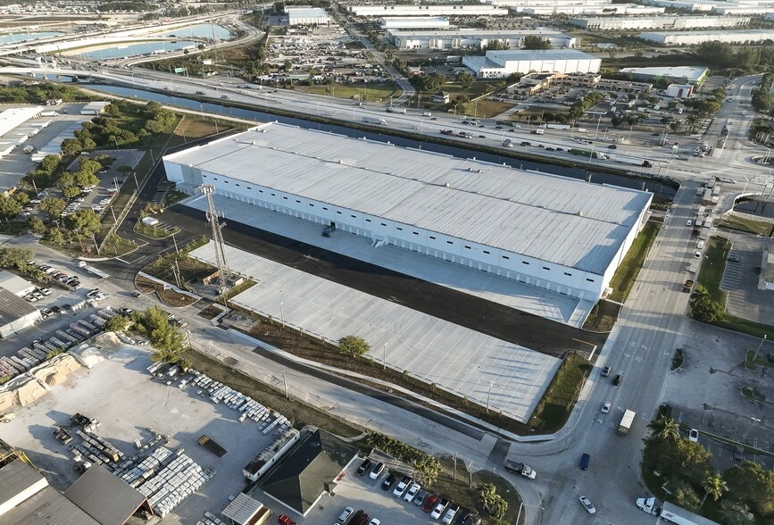 10900 NW 128th Street, Medley, FL for lease - Building Photo - Image 3 of 4