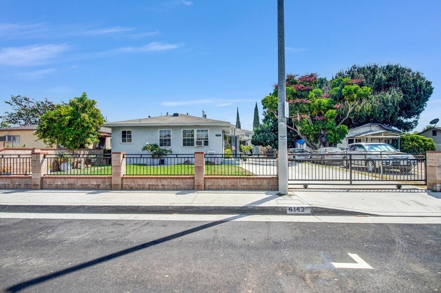 6142 Vinevale Ave, Maywood, CA for sale - Building Photo - Image 1 of 24