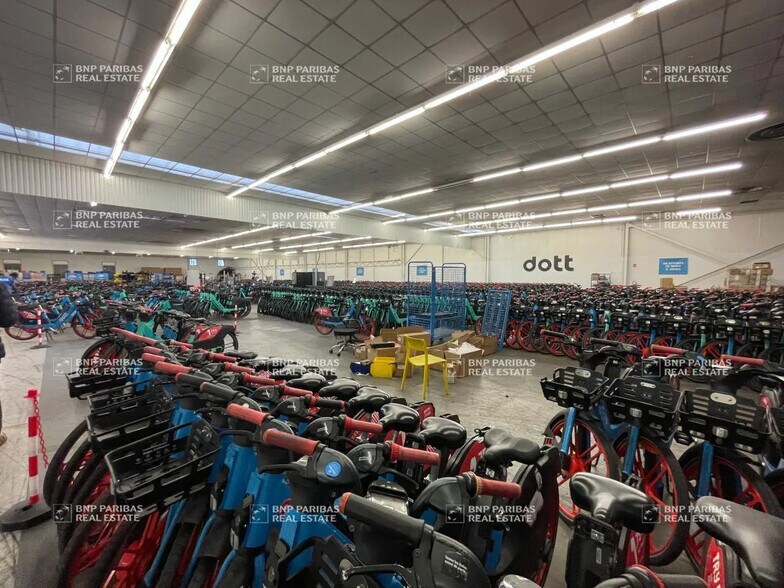 Flex dans Aubervilliers à louer - Photo du bâtiment - Image 2 de 24