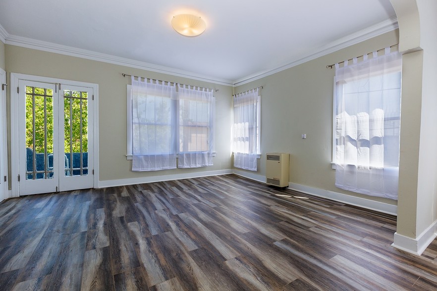 1716-1718 W 45th St, Los Angeles, CA for sale - Building Photo - Image 2 of 10