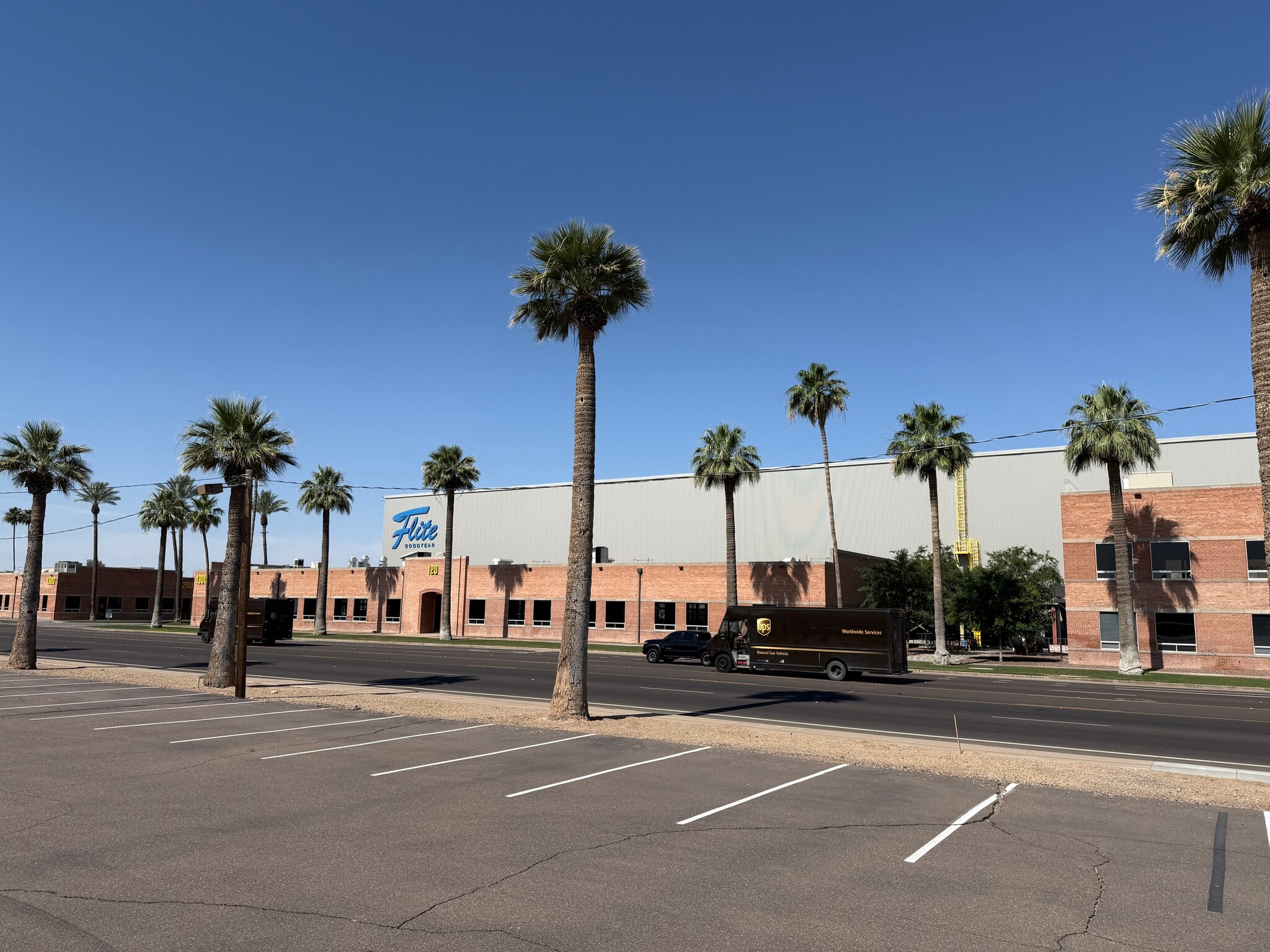 1300 S Litchfield Rd, Goodyear, AZ à louer Photo principale- Image 1 de 78