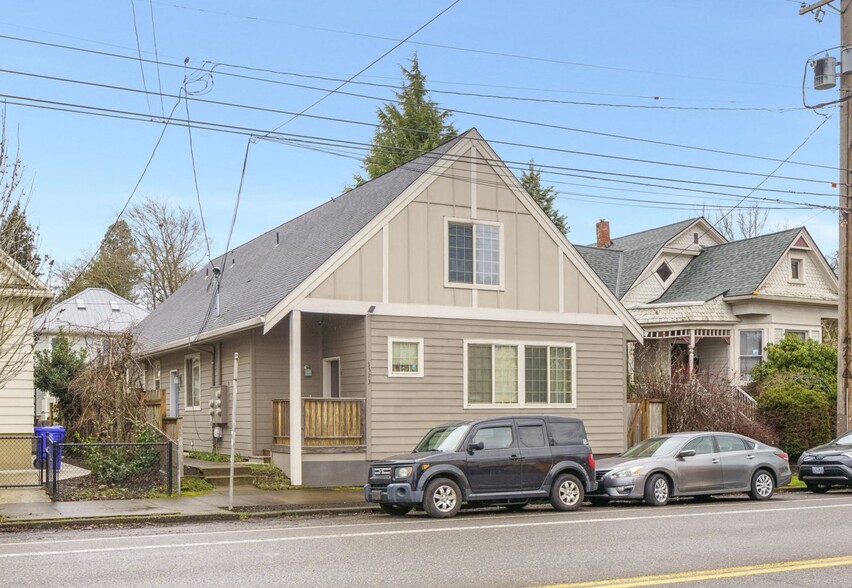 3324 SE 11th Ave, Portland, OR for sale - Building Photo - Image 2 of 16