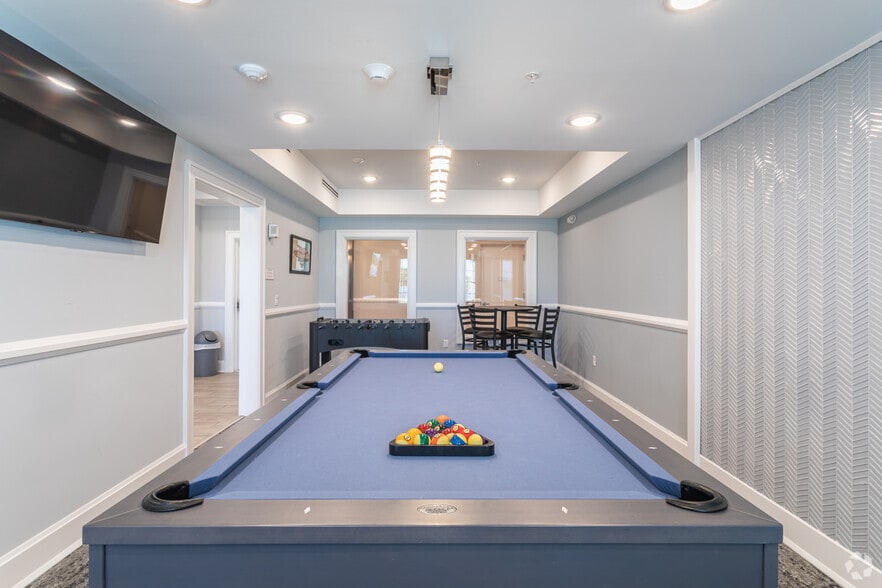 1 E Pearl St, Burlington, NJ à louer - Photo intérieure - Image 3 de 17