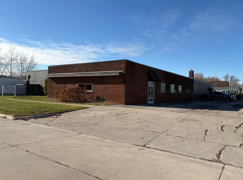 18712 Quarry Rd, Riverview, MI for lease Primary Photo- Image 1 of 10