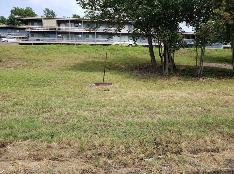 2900 Jacksboro Hwy, Fort Worth, TX for sale - Primary Photo - Image 1 of 4