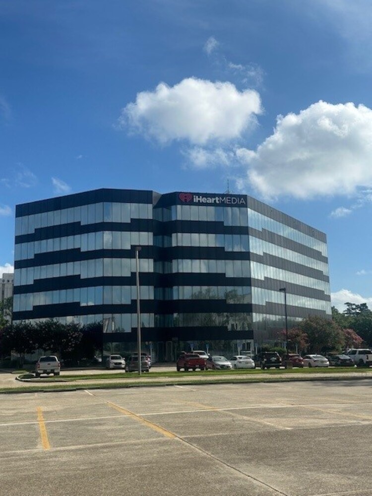 5555 Hilton Ave, Baton Rouge, LA for lease Building Photo- Image 1 of 5