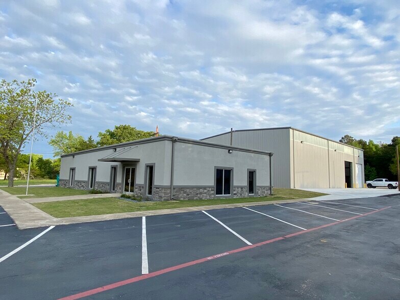 13624 State Highway 31 W, Tyler, TX à louer - Photo du bâtiment - Image 1 de 14