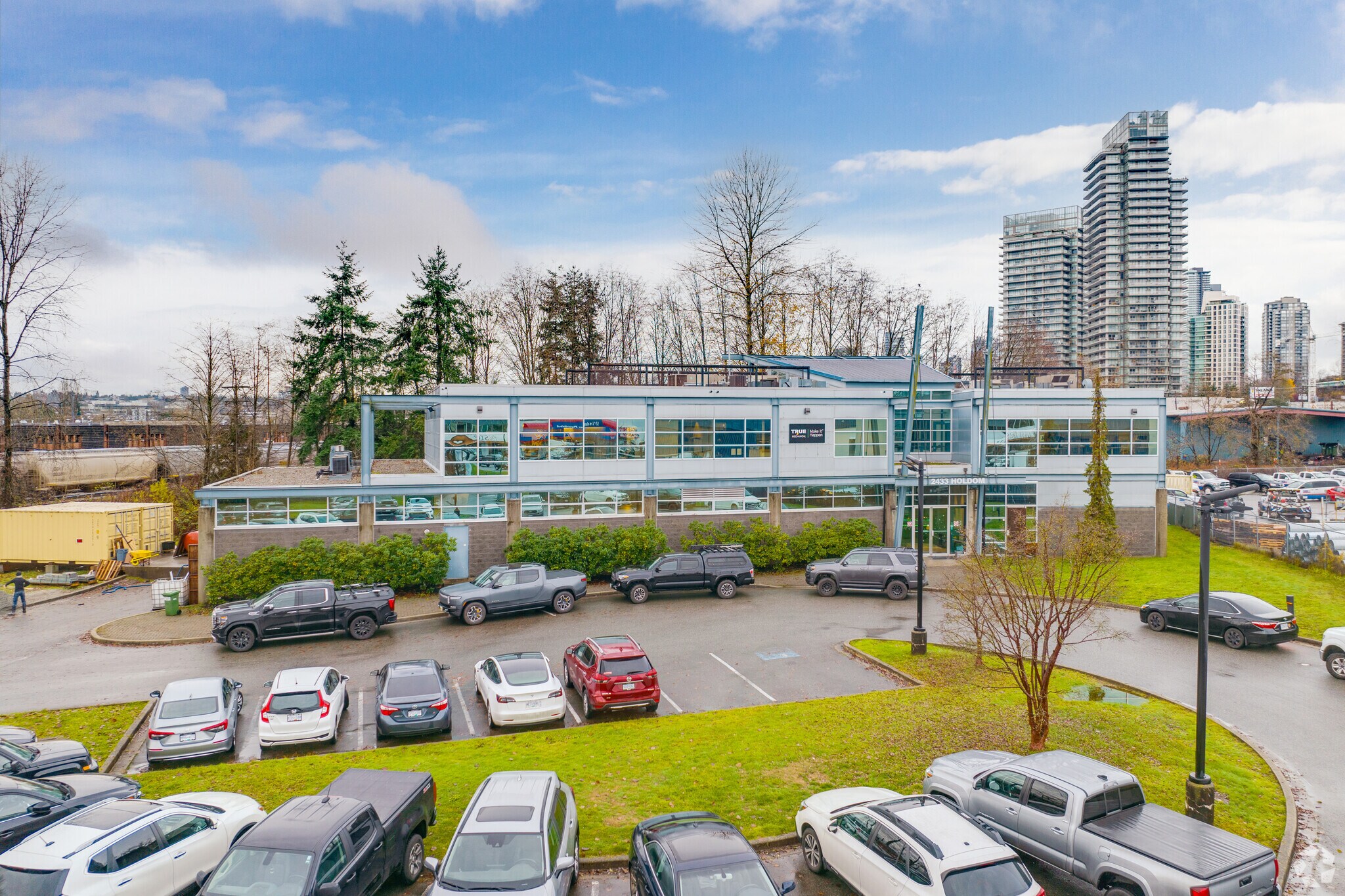 5595 Roy St, Burnaby, BC for sale Primary Photo- Image 1 of 1