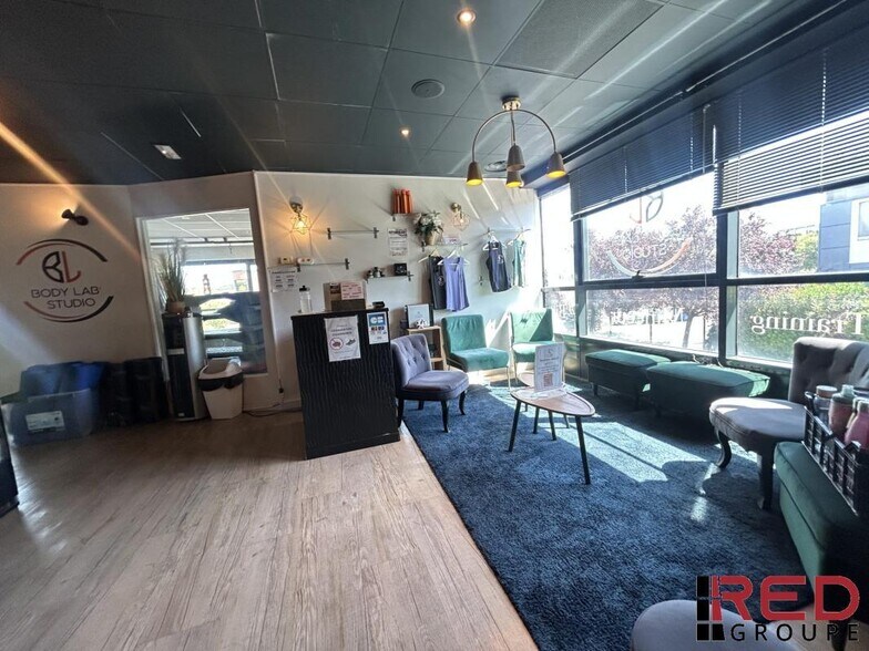 Office in Eguilles for lease - Interior Photo - Image 2 of 9