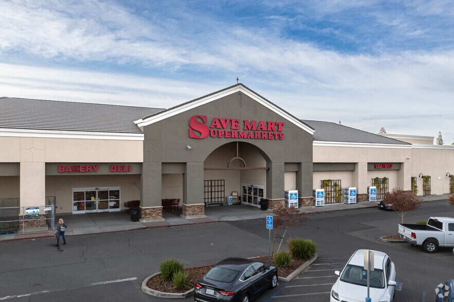 5020-5098 Foothills Blvd, Roseville, CA à louer - Photo du bâtiment - Image 2 de 12