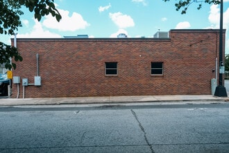 220 E Coffee St, Greenville, SC à louer Photo du bâtiment- Image 2 de 53