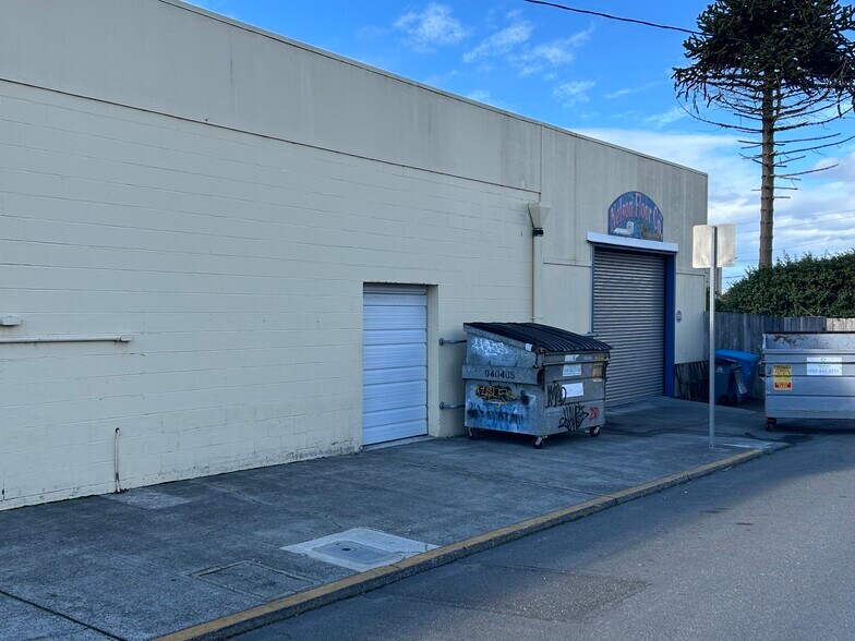 400 Harris St, Eureka, CA à louer - Photo du bâtiment - Image 3 de 4